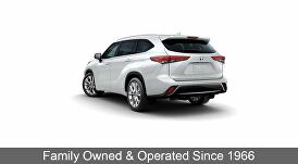 2023 Toyota Highlander Hybrid Limited AWD for sale in Long Beach, CA – photo 5