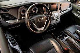 2019 Toyota Sienna SE 8-Passenger FWD for sale in Burbank, CA – photo 19