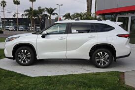 2023 Toyota Highlander XLE FWD for sale in Riverside, CA – photo 8