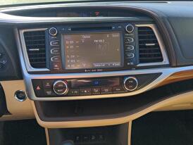 2017 Toyota Highlander Limited for sale in Eureka, CA – photo 28