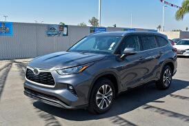 2020 Toyota Highlander XLE for sale in Merced, CA – photo 3