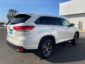 2019 Toyota Highlander LE for sale in Fresno, CA – photo 8