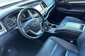 2019 Toyota Highlander XLE for sale in Roseville, CA – photo 9