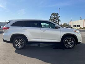 2019 Toyota Highlander LE for sale in Fresno, CA – photo 9