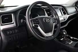 2019 Toyota Highlander SE FWD for sale in Thousand Oaks, CA – photo 9