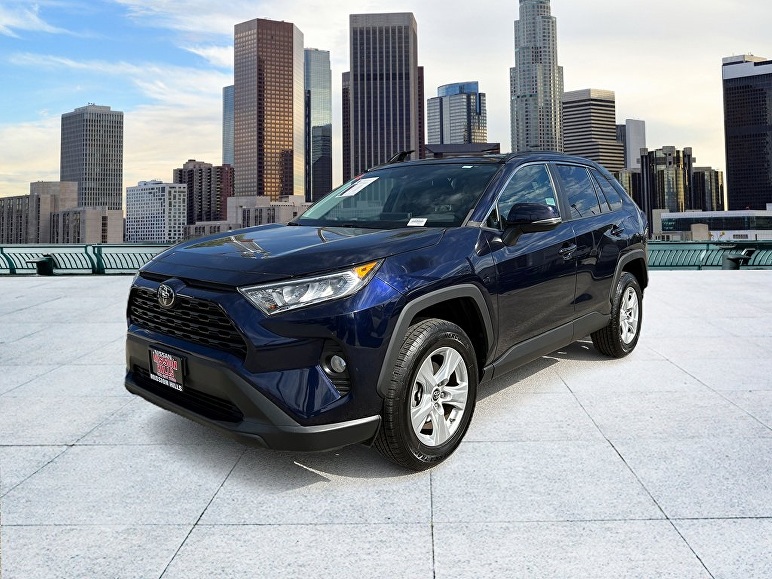 2019 Toyota RAV4 XLE FWD for sale in Mission Hills, CA