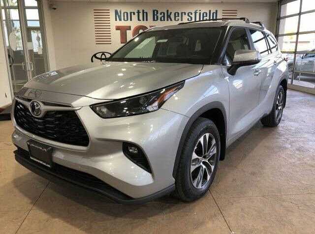 2023 Toyota Highlander XLE FWD for sale in Bakersfield, CA