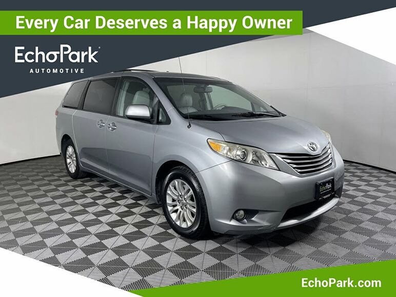 2013 Toyota Sienna XLE 8-Passenger for sale in Signal Hill, CA