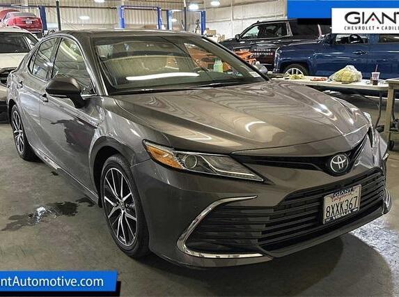 2021 Toyota Camry Hybrid XLE for sale in Visalia, CA