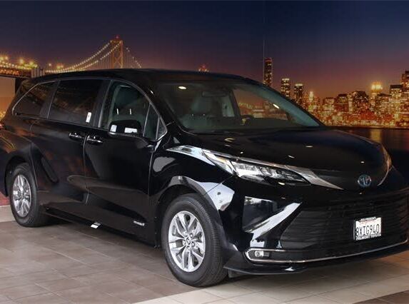 2021 Toyota Sienna XLE 7-Passenger AWD for sale in Fremont, CA