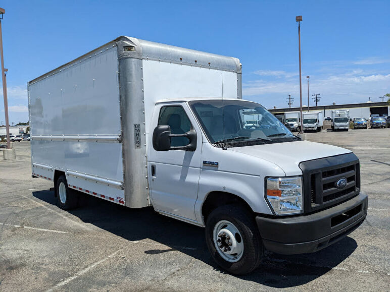 2018 Ford E-Series Chassis E-350 Super Duty Cutaway 176 DRW RWD for sale in Fountain Valley, CA