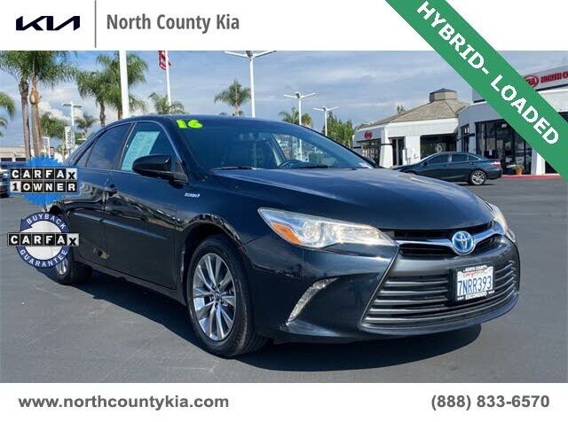 2016 Toyota Camry Hybrid XLE FWD for sale in Escondido, CA