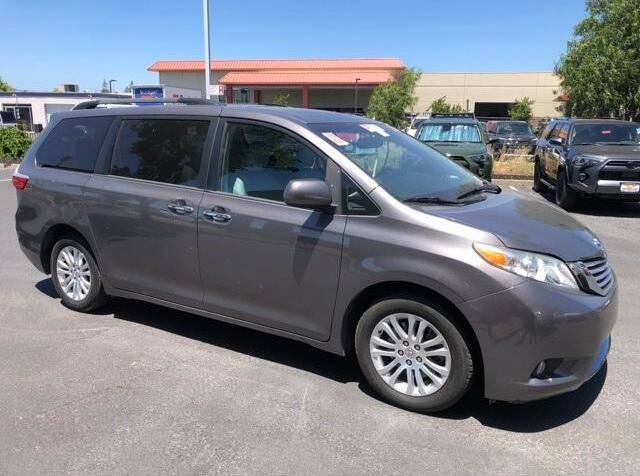 2017 Toyota Sienna XLE for sale in Napa, CA