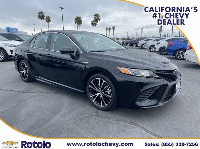 2020 Toyota Camry Hybrid SE FWD for sale in Fontana, CA
