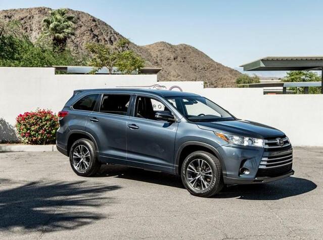 2018 Toyota Highlander LE for sale in Rancho Mirage, CA