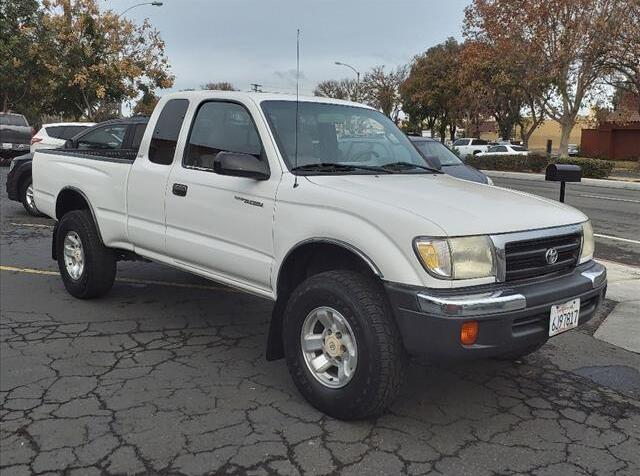 2000 Toyota Tacoma PreRunner Xtracab for sale in Corona, CA